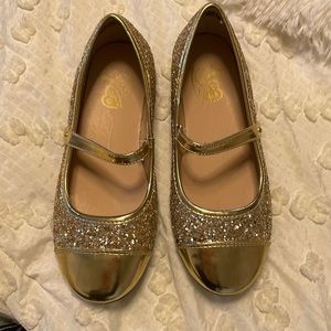 Sequence shoes children place size 1 worn once